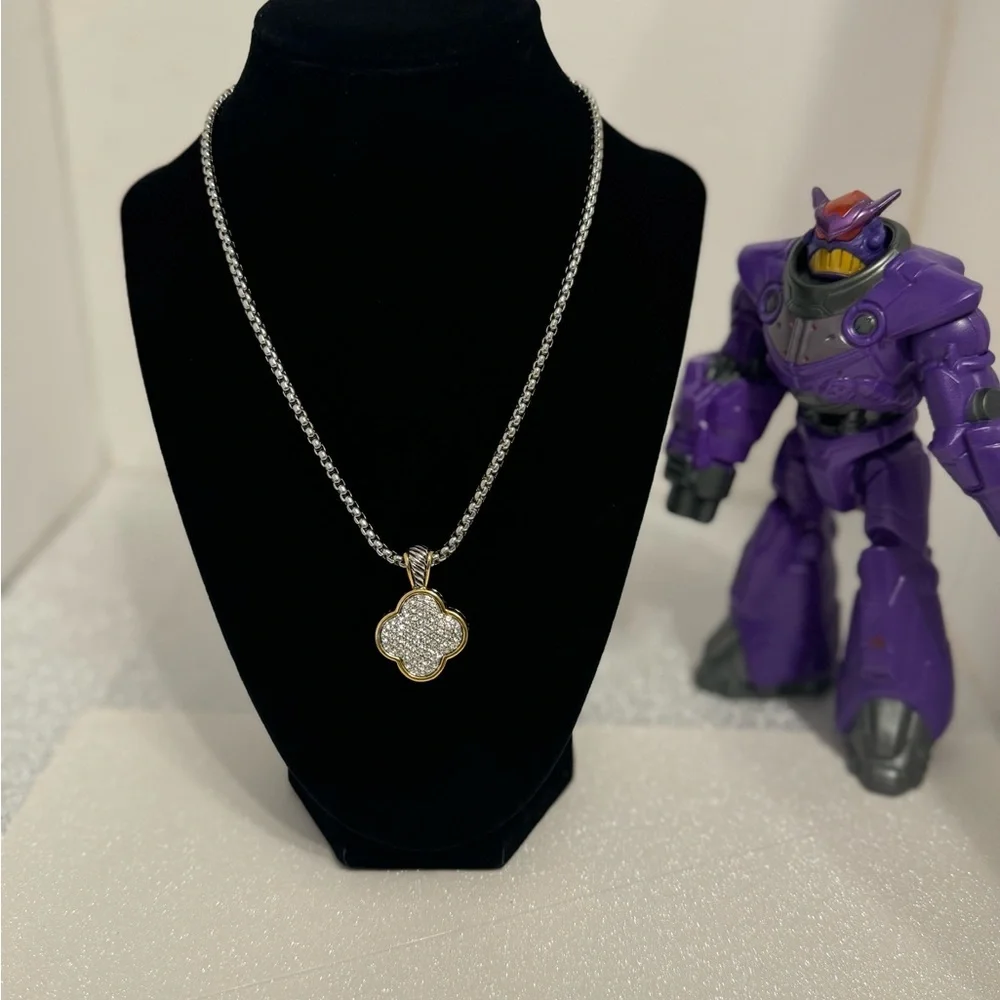 COMPASS NECKLACE